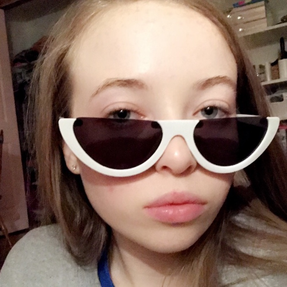 SUNGLASSES - Picture 2 of 2
